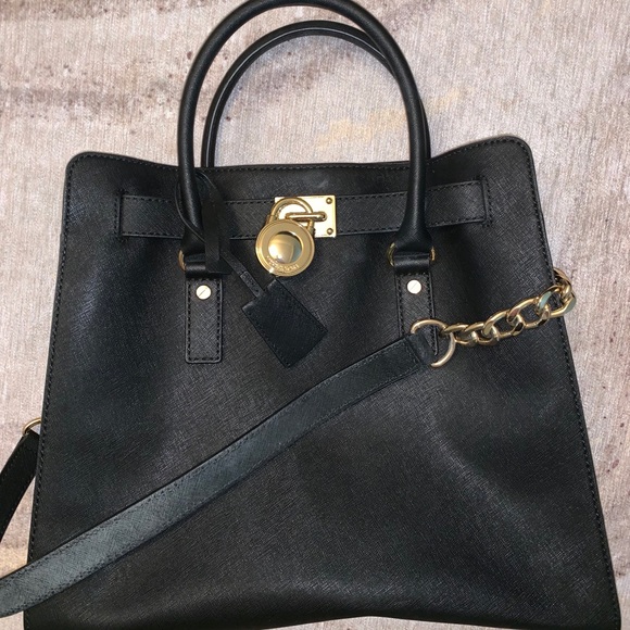 Michael Kors Black Tote in EUC - Picture 2 of 8